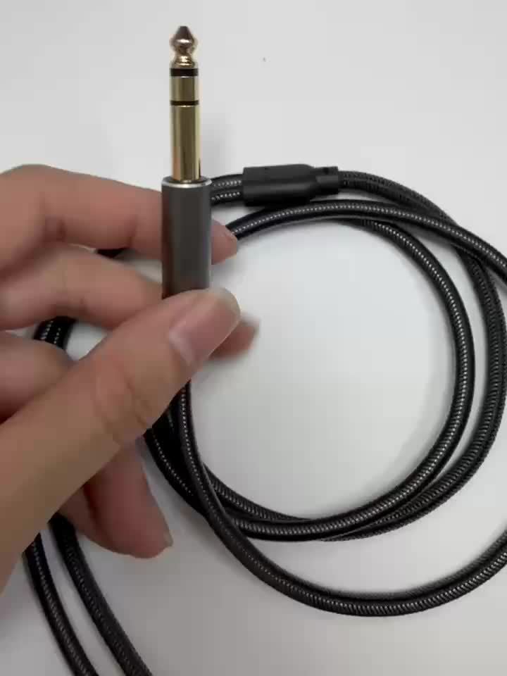 6. 5 Large Three-Core/2RCA Male/Male One Output Two Black