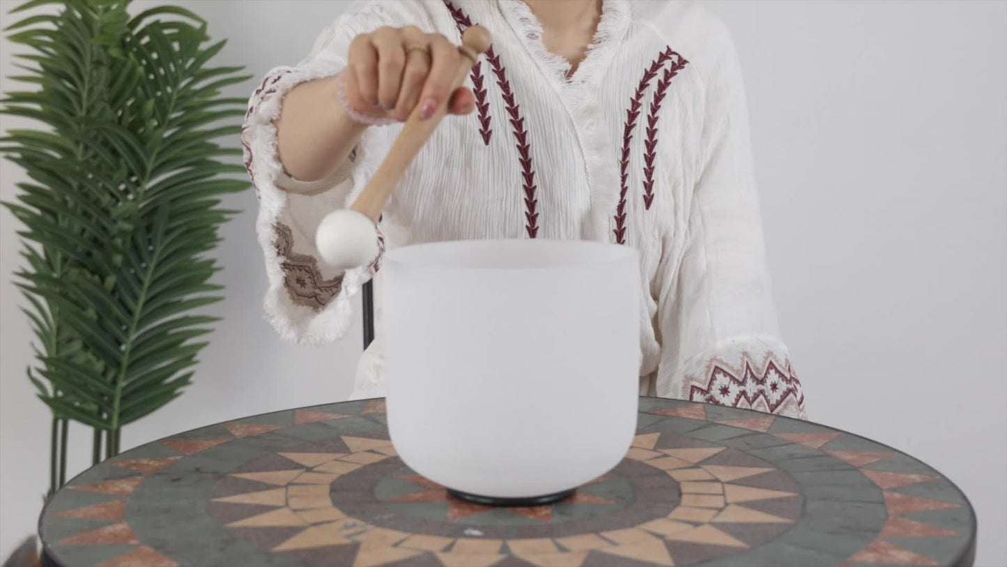 Quartz Crystal Singing Bowl, 8-Inch White Sound Bowl with Mallet