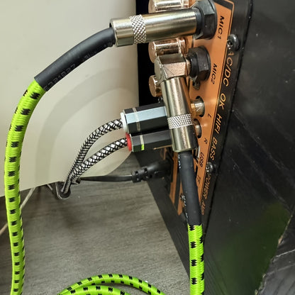New Green Fluorescent Guitar Cable 1/4 Inch With Right Angle Connector, Spring Loaded For Easy Plug And Play, Essential For Electric Guitars, Basses, Amps, Keyboards, Mandolins, And Studios | Audio Cables/Green Is Cooler/Brighter/More Stylish
