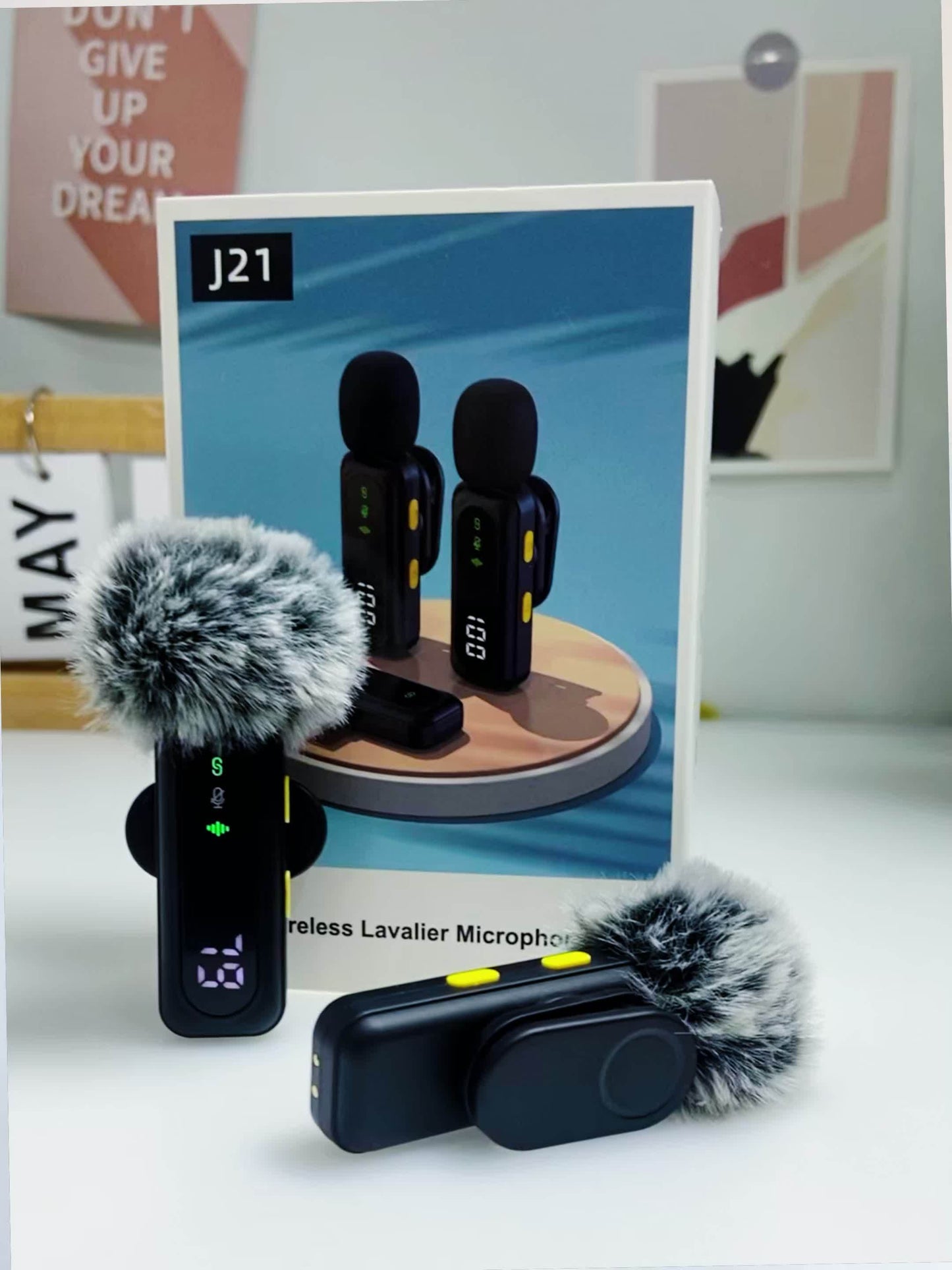 Professional Wireless Lavalier Microphone with Digital Battery Display, Feather Windshield, 360° Omnidirectional, USB-C Connector, 100ft Range, 2.4G Wireless Function, DSP Chip Professional Noise Reduction, Rotatable Magnetic Clip, Microfono Para